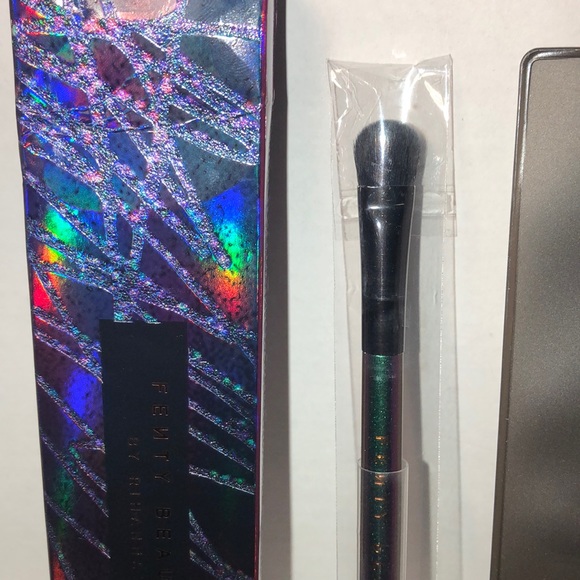 Fenty Beauty Galaxy 2 way eyeshadow brush New - Picture 2 of 5